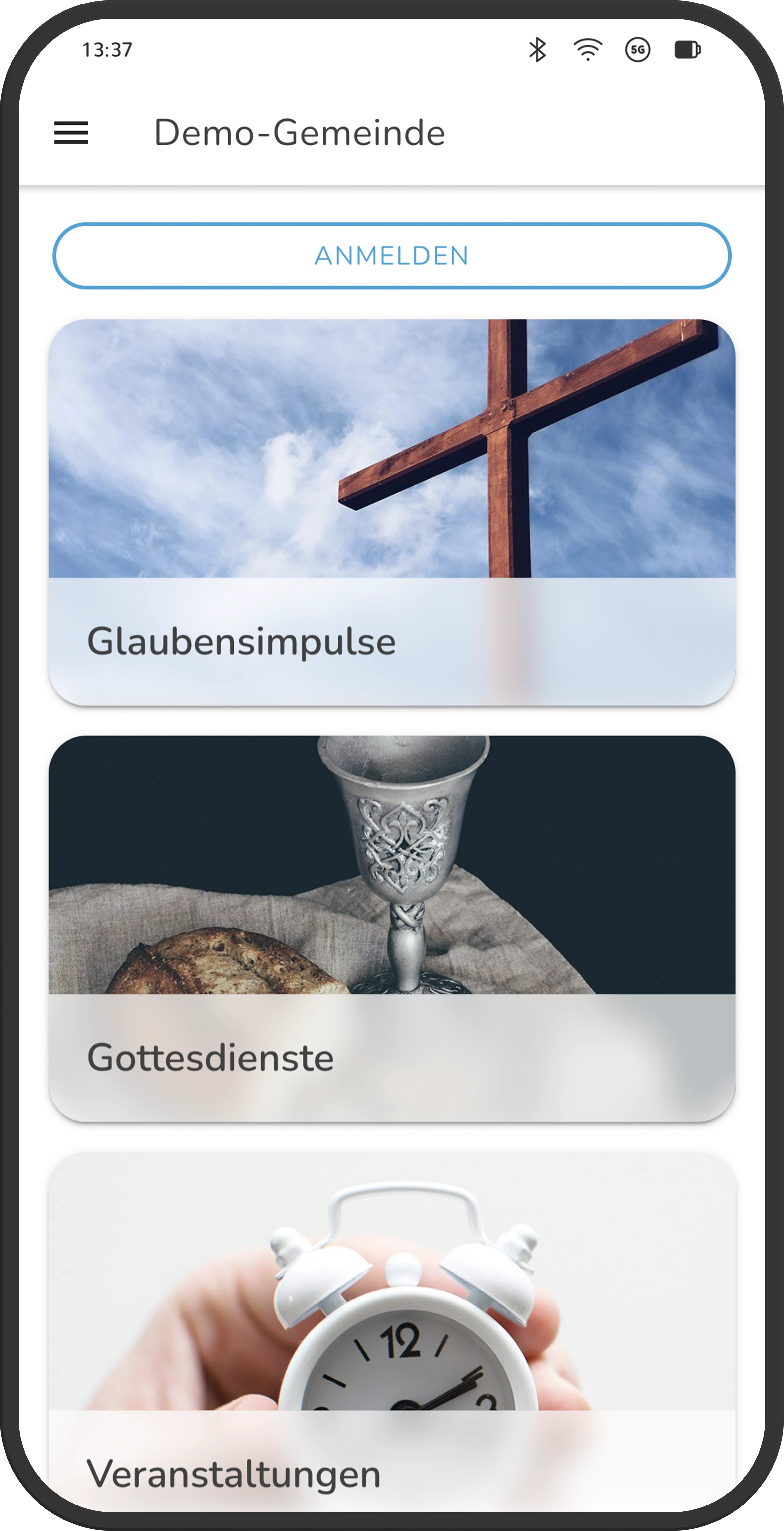Startseite der Gemeinde-App mit Kategoriekarten für Inhalte wie Gottesdienste und Veranstaltungen